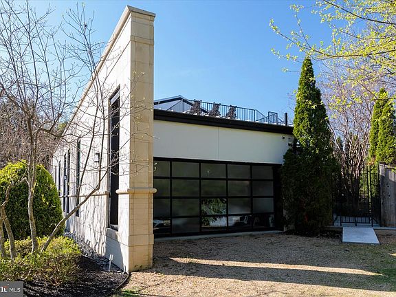 5th image of 3017 Gates Rd NW