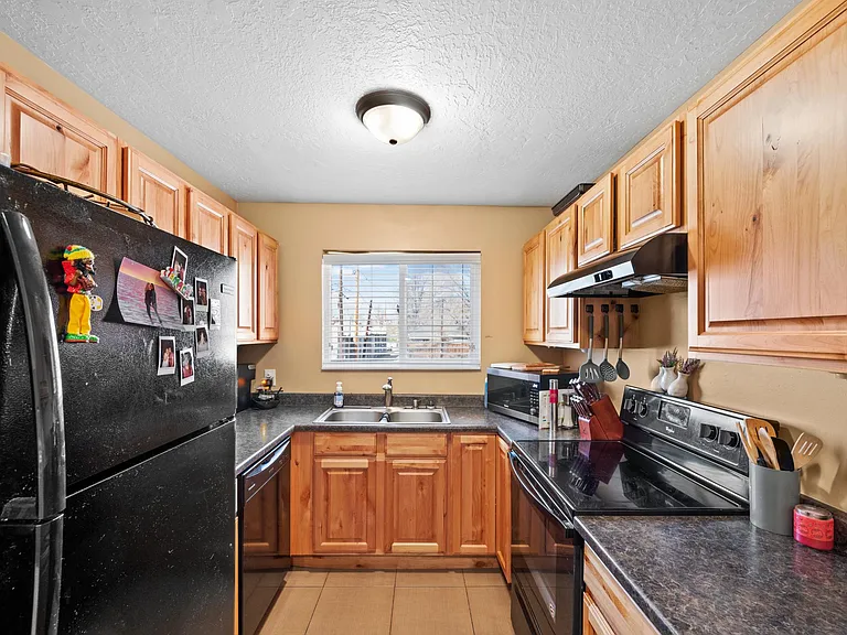 1028 S West Temple — Photo 4