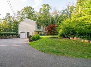 307 Westcott Rd, Scituate, RI 02857