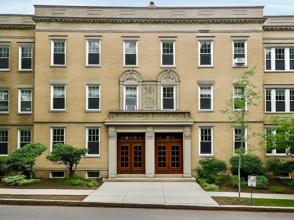 50 Marshal St #C, Brookline, MA 02446