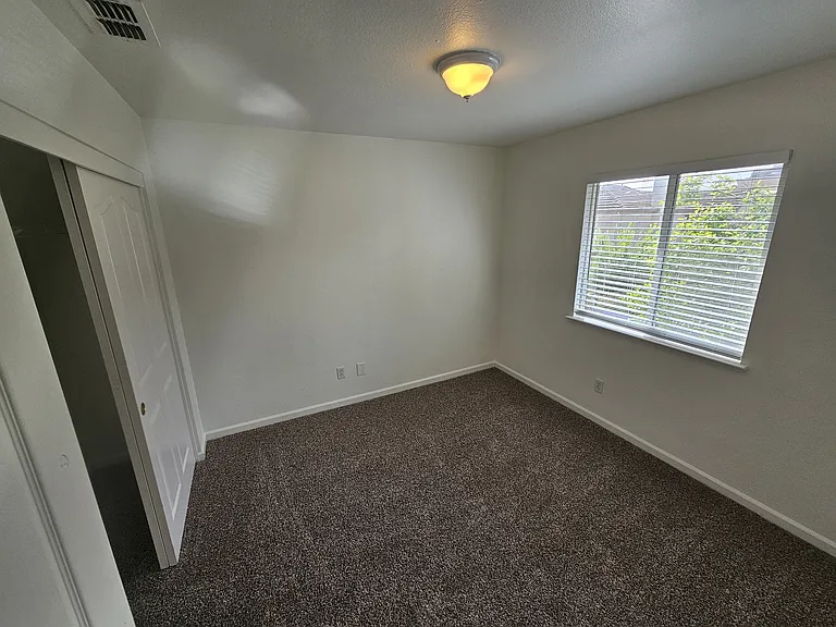 35 Klondike Ct — Photo 13