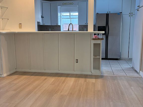 3rd image of 8272 Valencia Dr
