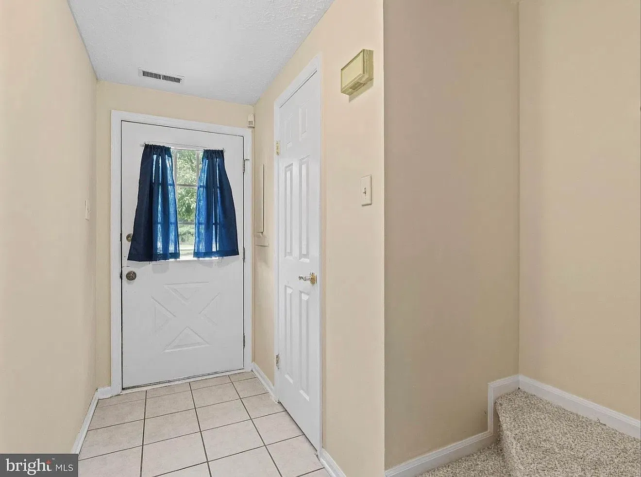 3 bed, 1120 sqft, $2,500 — Photo 2