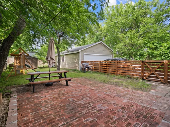 2539 Sharon St, Dallas, TX 75211