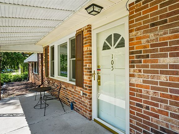 4th image of 105 Hillcrest Dr