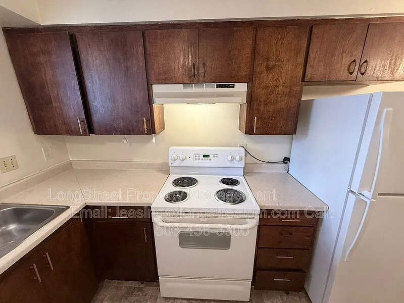 1250 SW E Ave #2