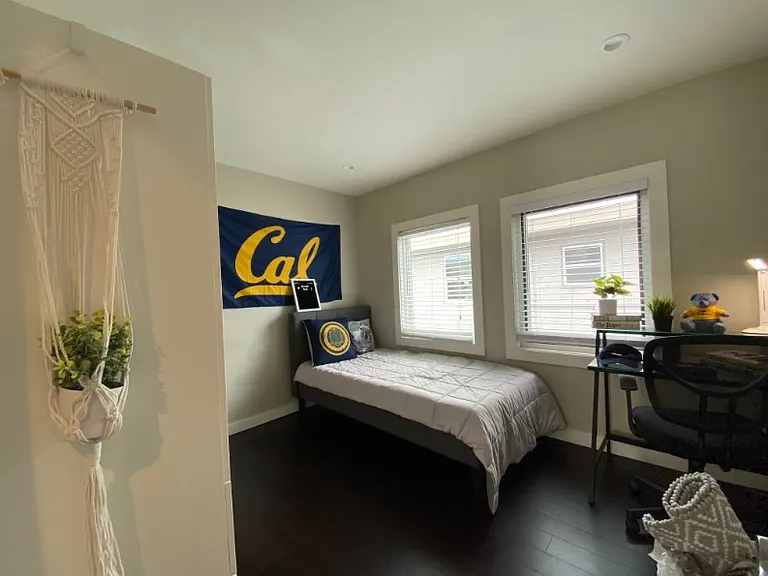 Room #21 Room #21