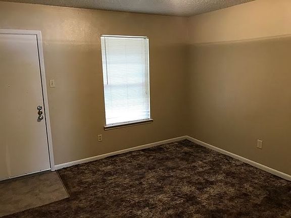 5th image of 430 Tammy Lynn Dr #B