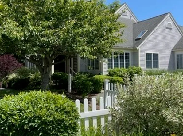 35 Red Cedar Rd Unit 35, Mashpee, MA 02649