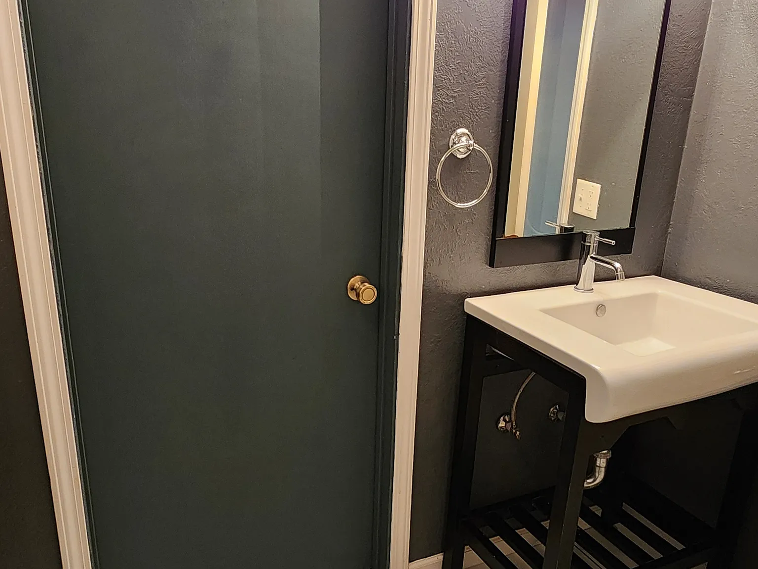 2 bed, 1040 sqft, $1,300 — Photo 3