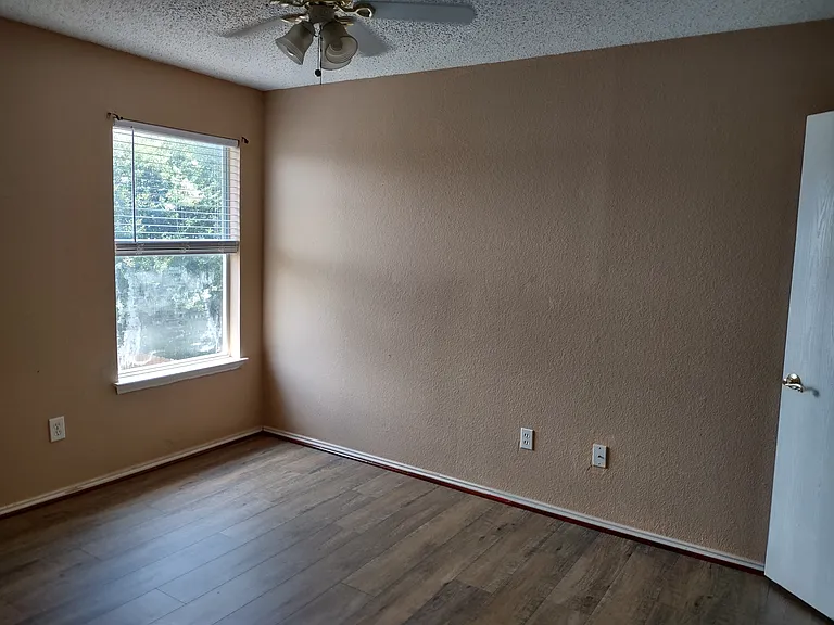 8721 Limestone Dr — Photo 13