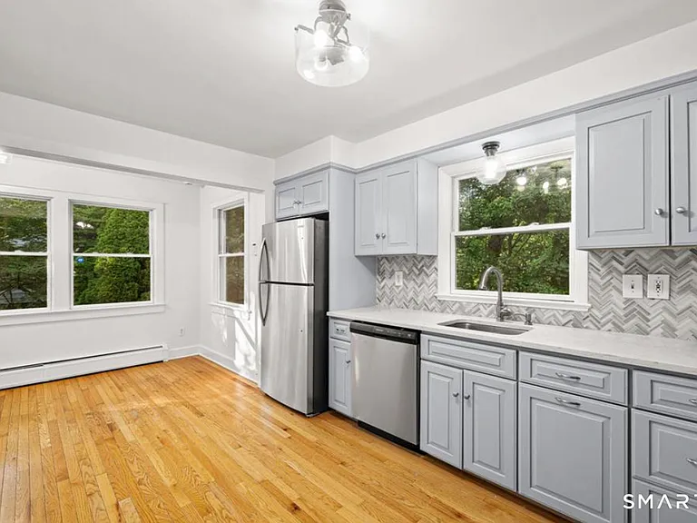 412 Main St — Photo 3