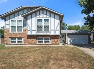 104 Spencer Ct, Saint Peters, MO 63376