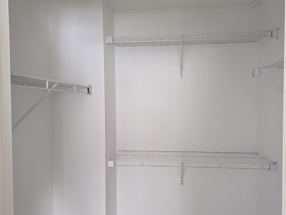 2nd image of 945 W Grace St #1MB