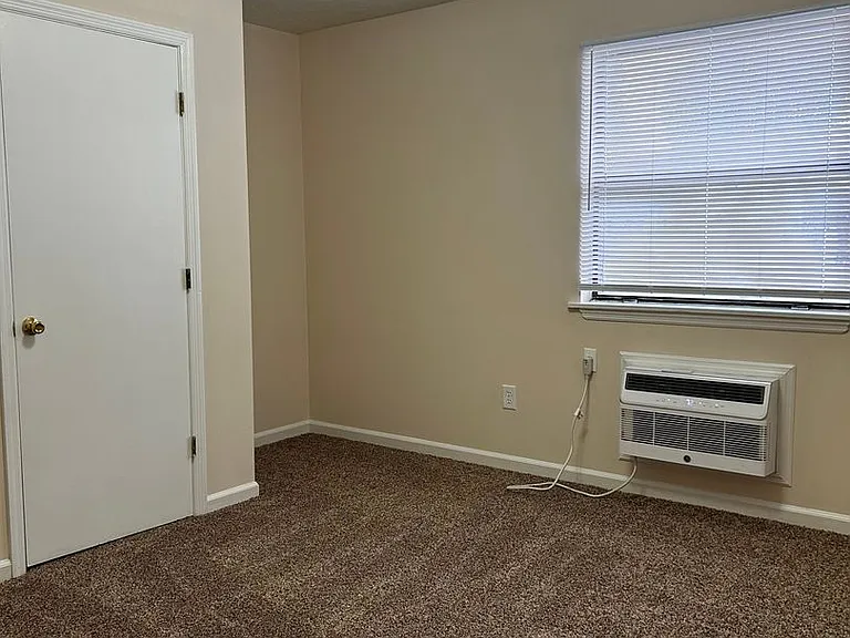 386 Gibson Ln — Photo 3