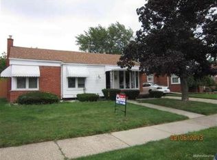 28628 Bohn St, Roseville, MI 48066