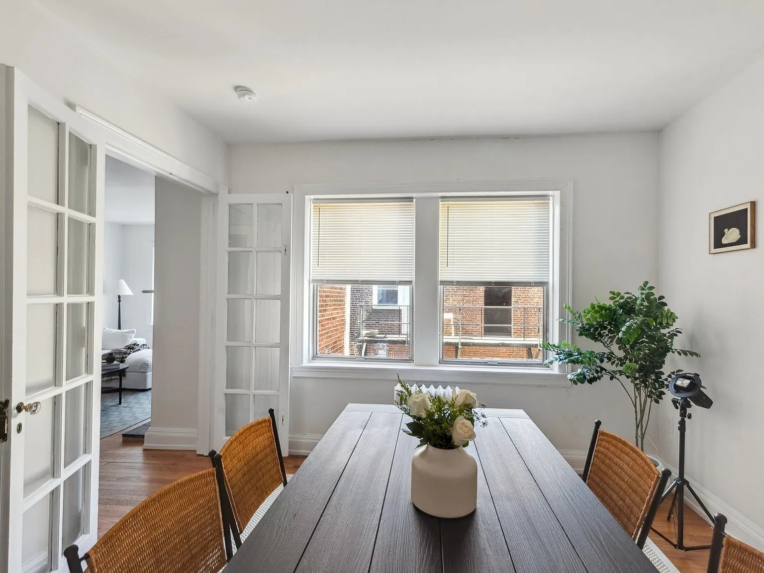 10 Montgomery — Photo 2