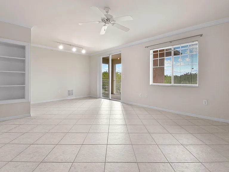 6556 Emerald Dunes Dr #302 — Photo 4