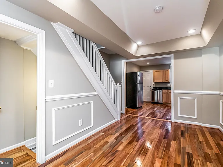 130 W Randall St — Photo 9