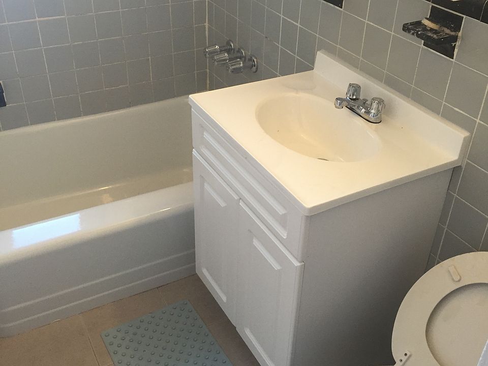 1st image of 18914 Crocheron Ave APT 305