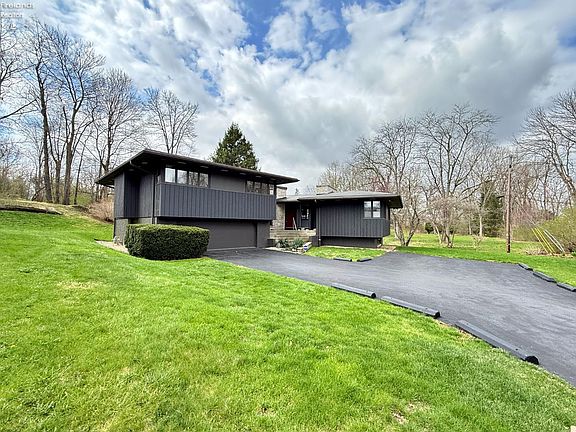 2nd image of 35 Willow Ct