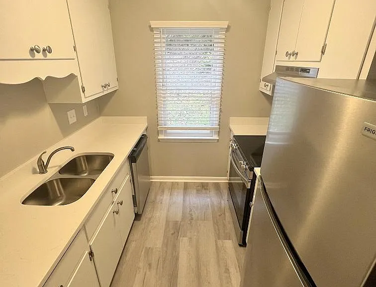 3004 Hillandale Rd #4 — Photo 6