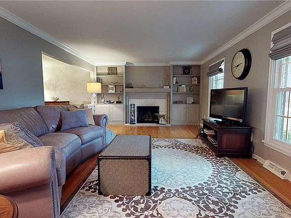 3rd image of 30501 Winsor Dr