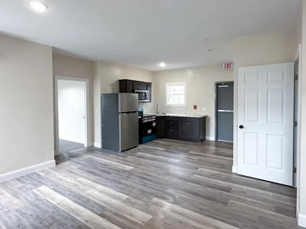 426 W Broad St #1C, Hazleton, PA 18201