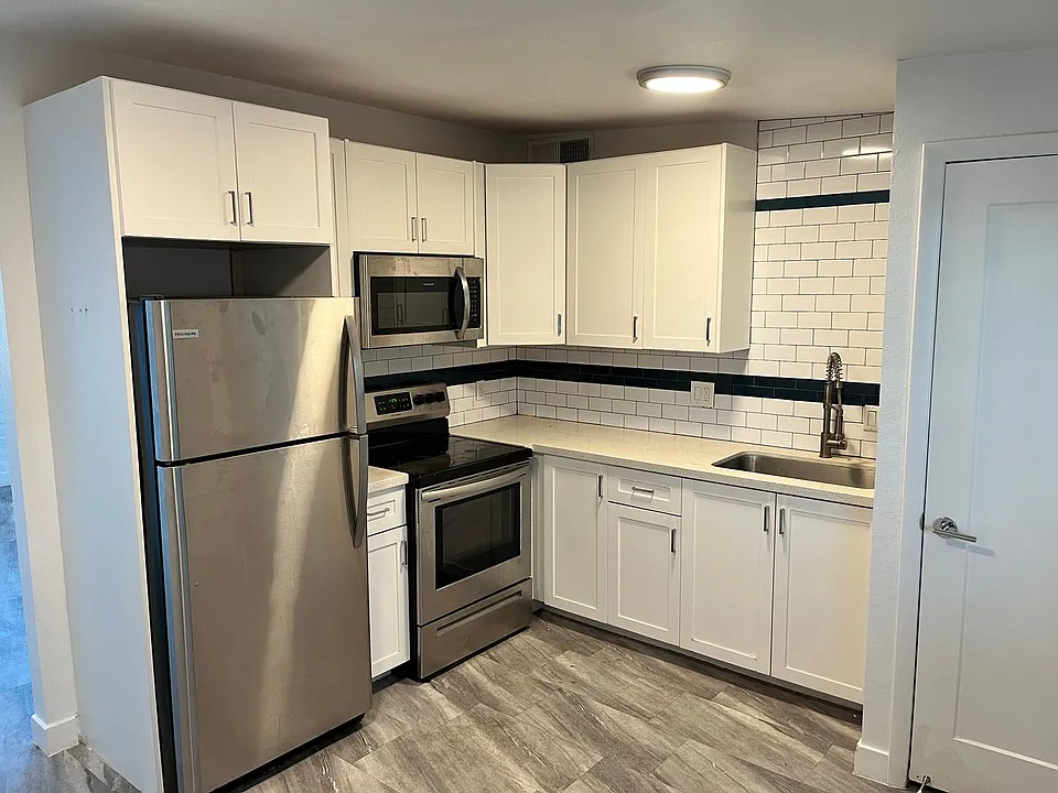 2853-2939 N Euclid Ave