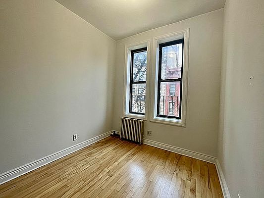 3rd image of 132 Thompson St APT 26