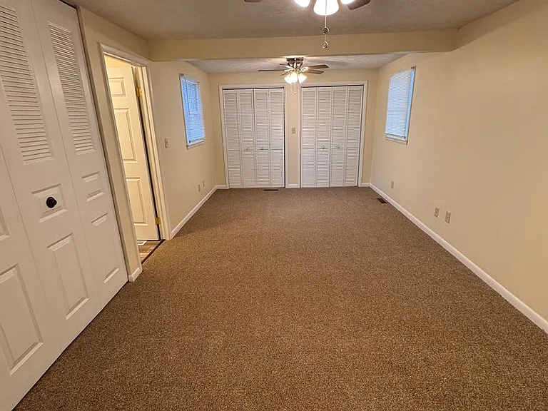 300 Pegotty Ct NE — Photo 17