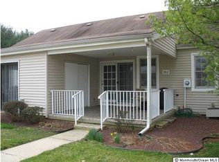 93 Halls Croft Rd UNIT E, Freehold, NJ 07728