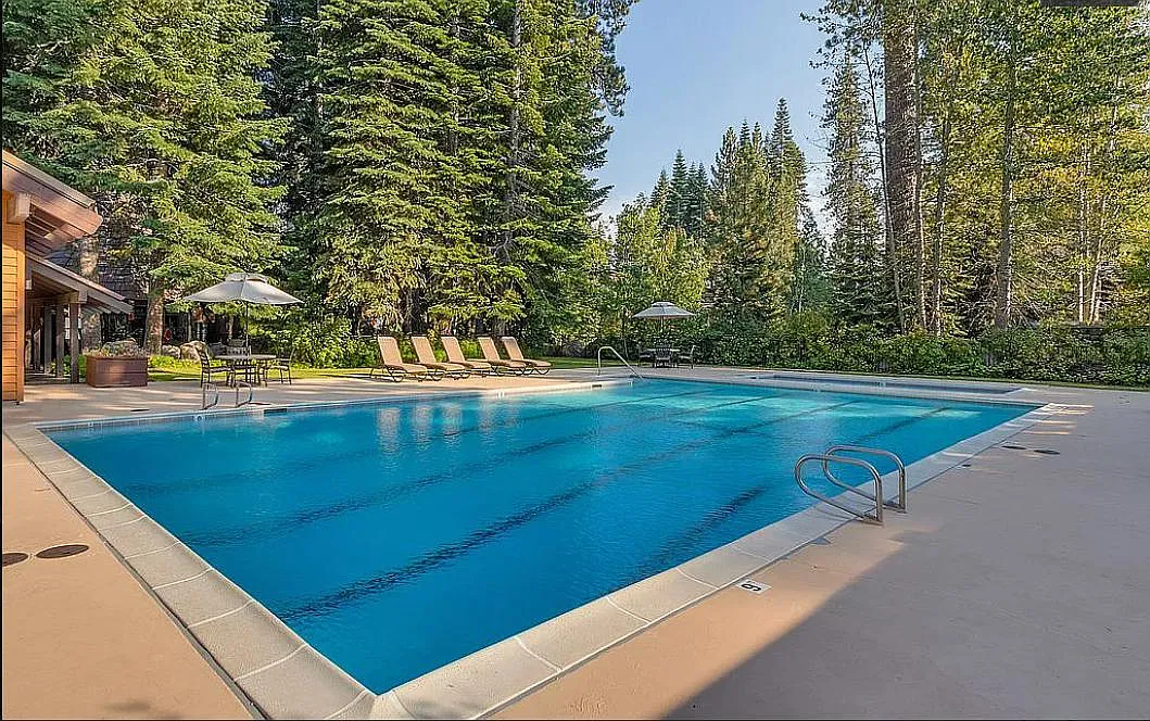 4 bed, 4222 sqft, $35,000 — Photo 2