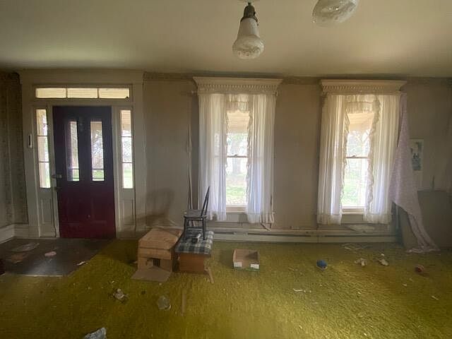 2nd image of 213 N High St