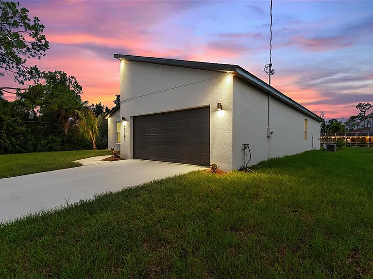4709 Flint Dr — Photo 6
