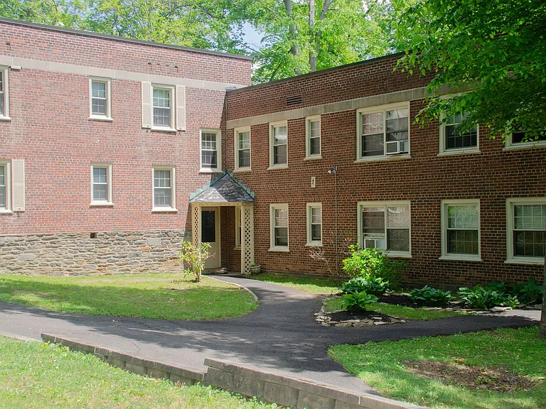 Jericho Manor Apartments — Photo 51