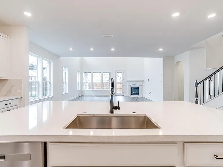 9836 Derbyshire Dr — Photo 19