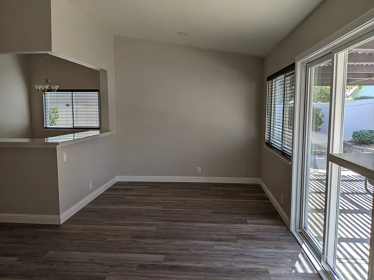 1146 Hudson Ct — Photo 21