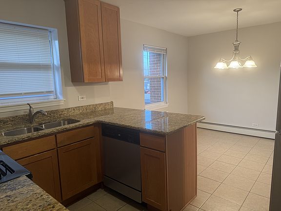4th image of 301 Bluff Ave APT 3E