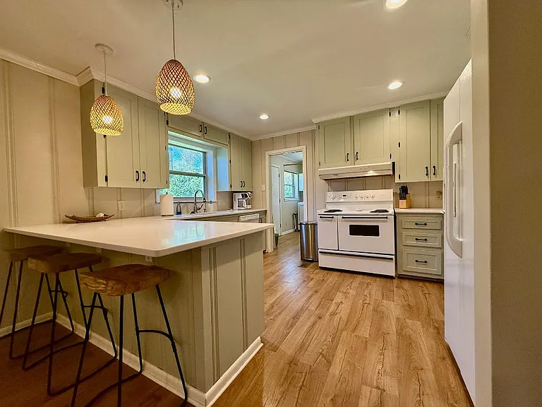 1901 Wimberly St — Photo 12