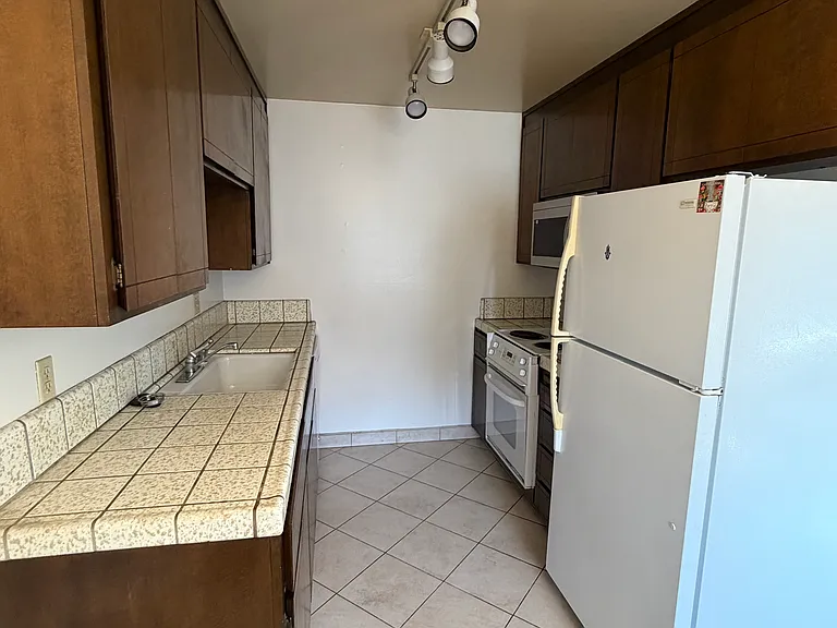 1576 Ontario Dr #14 — Photo 10