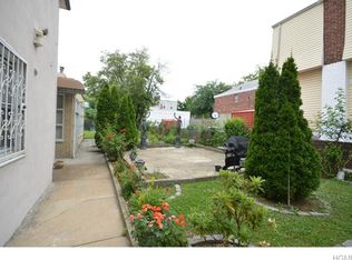 2906 Waterbury Ave, Bronx, NY 10461
