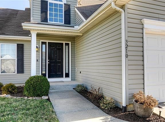 2nd image of 3210 NE 89th St