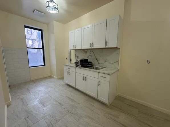 400 8th Street image 1 of 11