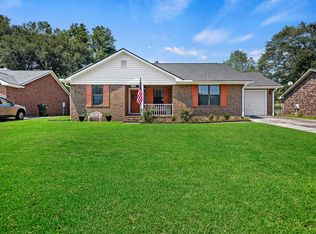 621 Oxford Rd, Ladson, SC 29456