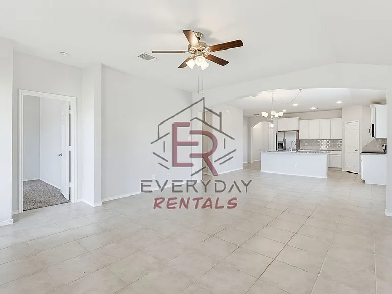 2028 Mallard Ct — Photo 6
