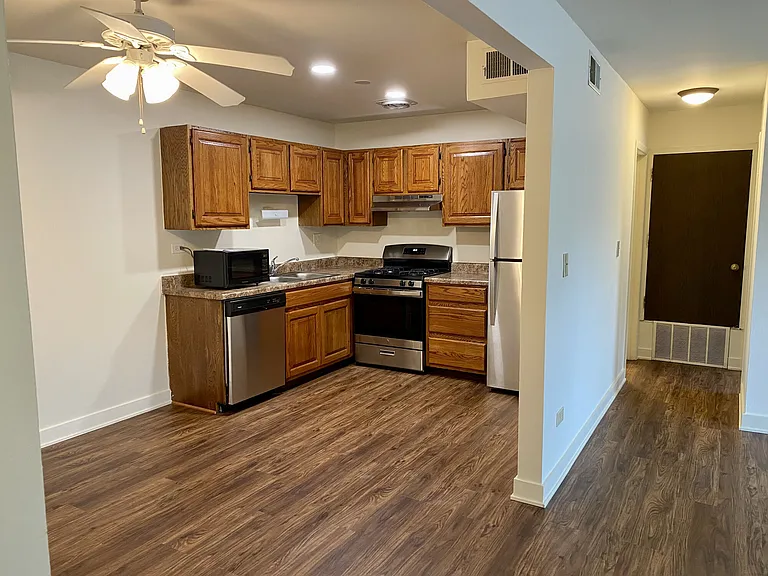 Kitchen/Hallway - Vinyl Wood Flooring Unit
