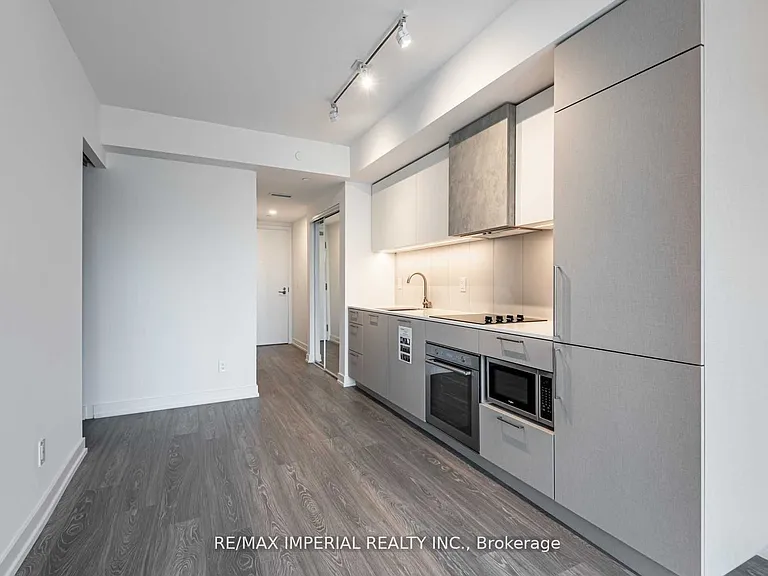 19 Western Battery Rd #2211 — Photo 8