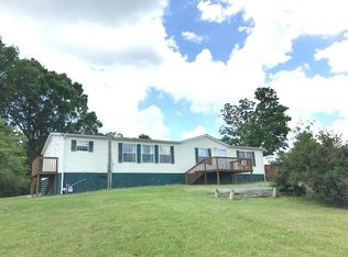 124 Black Oak Hills Ln, La Follette, TN 37766