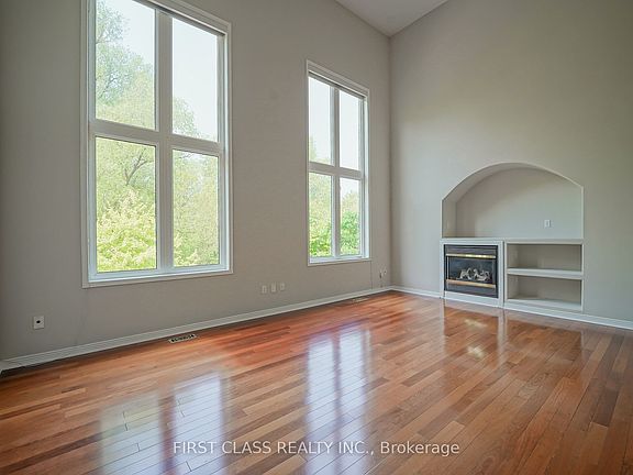 2nd image of 37 Burndenford Cres